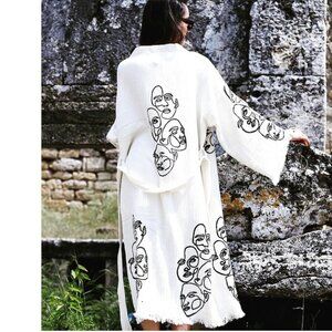 Hammam Chic Hand Painted Line Art Kimono Robe